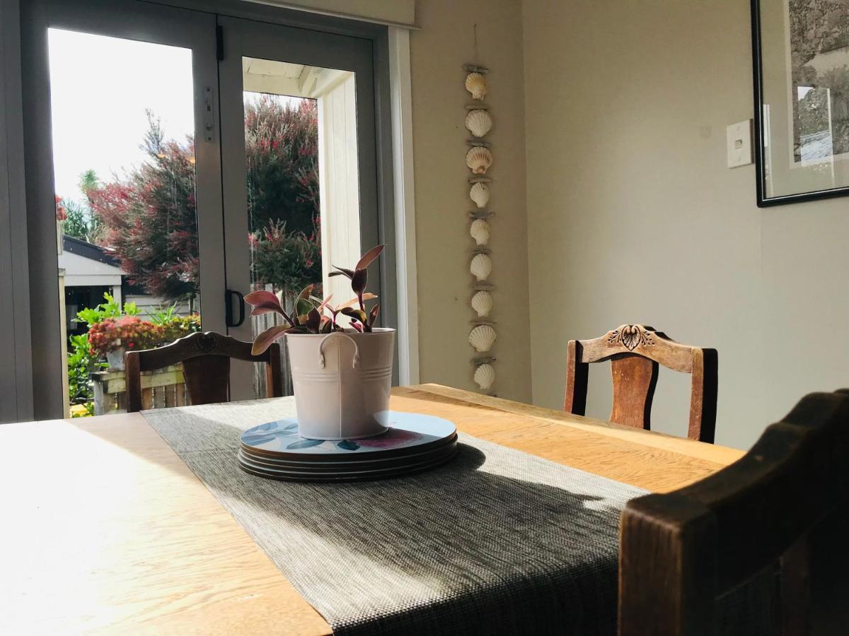 Serendipity Wharf Cottage Tairua Exterior foto
